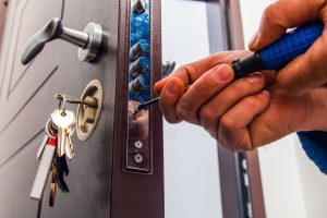 Mastering Key Control Systems for Large Organizations: The Role of Modern Locksmiths